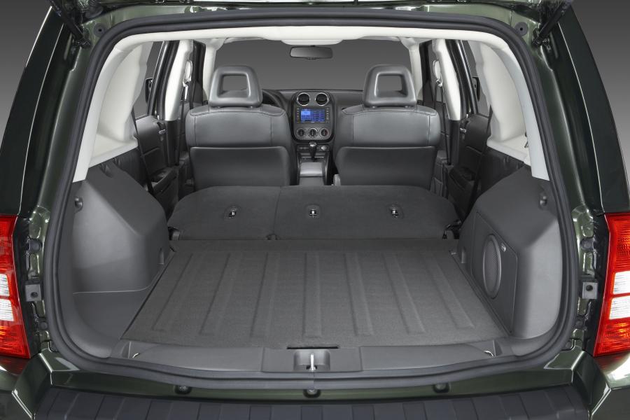  Jeep Patriot 2009 года  (фото 8 из 21)